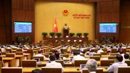 Quốc hội thông qua Luật Cán bộ sửa đổi, siết kỷ luật, hút nhân tài