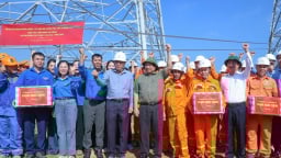 Thủ tướng yêu cầu ngày 19/8 hoàn thành đường dây 500kV Lào Cai - Vĩnh Yên