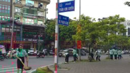 Gần một nghìn người dân phường Yên Hòa xuống đường vệ sinh môi trường