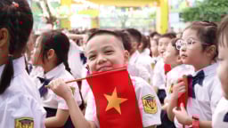 Không khí hân hoan của Thủ đô trong ngày khai giảng đặc biệt