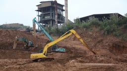 Gia cố hồ chứa bùn thải trước mùa mưa lũ
