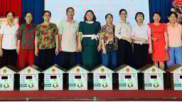 Nhân rộng mô hình quản lý và phân loại chất thải rắn: [Bài 5] ‘Ngôi nhà pin’ giúp bảo vệ đất, giữ sạch nguồn nước