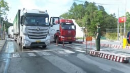 Lạng Sơn điều tiết xe chở hàng qua cửa khẩu Hữu Nghị