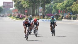 Gần 200 vận động viên tham gia giải đua xe đạp ‘Về miền di sản’ 2025