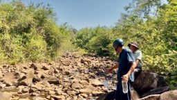 Kỳ tích khai sơn phá thạch: [Bài 3] Ấm no nhờ dòng nước ngọc