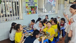 Học sinh tiểu học Hà Nội sẽ được hỗ trợ bữa ăn bán trú