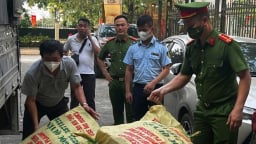 Hà Nội phát hiện 1,5 tấn lạp xưởng không rõ nguồn gốc
