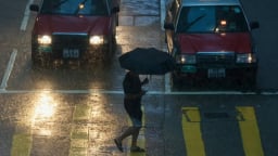 Hong Kong (Trung Quốc) phát 4 cảnh báo 'mưa đen' chỉ trong một tuần