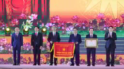 Chủ tịch nước Lương Cường trao tặng danh hiệu Anh Hùng cho TP Hải Phòng