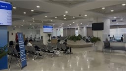 Chấm dứt tình trạng xếp hàng tại Trung tâm hành chính công