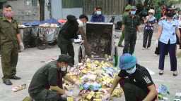 Đã tìm thấy chủ nhân hàng nghìn hộp thực phẩm vứt ở bãi rác