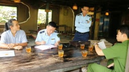 Xử phạt quán ăn bán 1 lít rượu mận giá 700 nghìn đồng