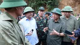 Phó Thủ tướng Trần Hồng Hà trực tiếp vào vùng lũ Điện Biên