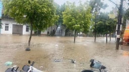 Mưa lớn gây ngập úng nhiều tuyến đường ở Lào Cai