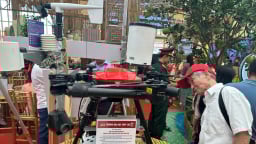 Robot và UAV làm 'tay mắt' giám sát, bảo vệ nguồn nước