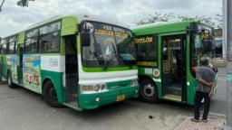 Tạm dừng việc tài xế xe buýt rượt đuổi nhau trên đường