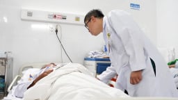Bệnh nhân bị áp xe gan do nuốt xương