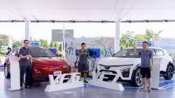 Khách hàng Thanh Hóa đổ xô 'săn' ưu đãi chưa từng có để lên đời xe điện VinFast
