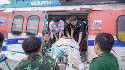 Trực thăng đưa ngư dân nguy kịch từ Trường Sa về đất liền điều trị