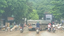 Nghệ An cấm xe chở quặng để ưu tiên phương tiện cứu trợ lũ lụt