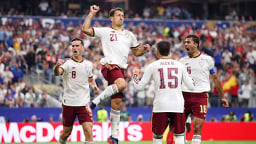 Đánh bại Pháp, Tây Ban Nha vào chung kết World Cup sau 16 năm