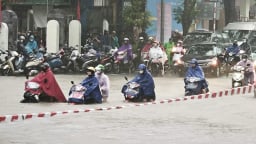 Hà Nội: Giao thông tê liệt