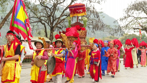 Ninh Bình đón hơn 164.000 lượt khách trong dịp nghỉ lễ giỗ tổ Hùng Vương