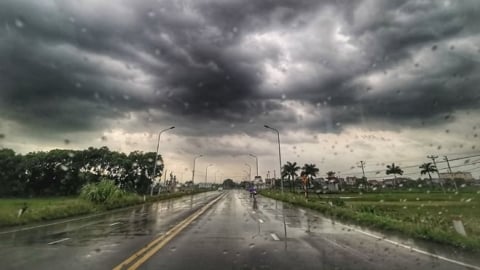 Thời tiết nông vụ ngày 3/6/2025: Bắc Bộ mưa to giảm nhiệt, Trung Bộ nắng nóng