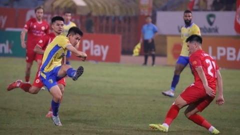 Hà Nội FC ‘chìm’ ở nhóm cuối sau thất bại derby Thủ đô