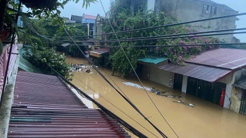 TP. Yên Bái nhiều nơi ngập sâu đến 4 mét, 3.500 hộ dân phải di dời
