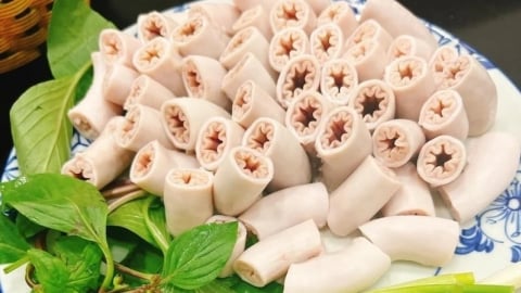 Chuyên gia thú y: Lòng xe điếu chỉ là đoạn ruột hỏng, là tổ giun