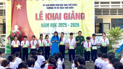 Rộn ràng tiếng trống khai giảng tại Đặc khu Thổ Châu