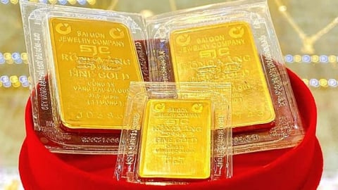 Giá vàng hôm nay 1/5/2025: Thế giới đang 'lao dốc'