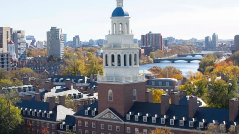 Đại học Harvard bị chính quyền Trump thu hồi quyền tuyển sinh quốc tế