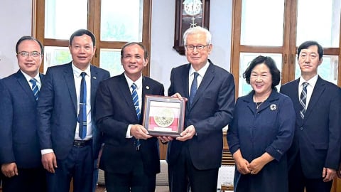 Hiệu trưởng Đại học Thủy lợi được phong Giáo sư danh dự tại Hàn Quốc