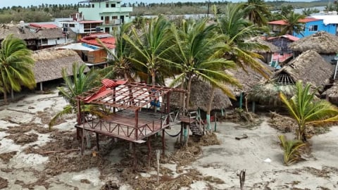 Mexico hứng chịu bão mạnh vào thời điểm dị thường trong năm