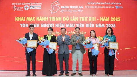 Khai mạc Hành trình Đỏ lần XIII tại TP.HCM, tôn vinh người hiến máu tiêu biểu