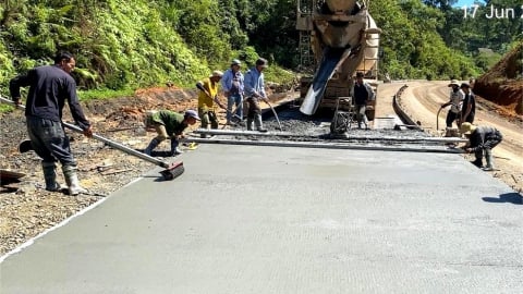 Dự án đường 1.300 tỷ đồng vướng mặt bằng, vật liệu và thời tiết