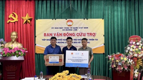 UNICEF viện trợ nước uống, viên khử khuẩn đến vùng bão lũ