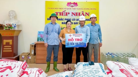 VNPD ủng hộ đồng bào vùng tâm lũ Nghệ An 300 triệu đồng