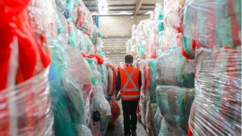 Úc tìm lời giải bài toán chất thải nhựa mềm