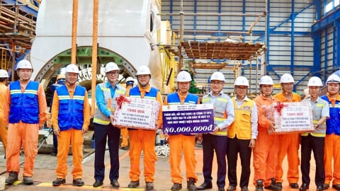 EVNGENCO3 tiếp sức người lao động trên công trường đại tu tổ máy S1