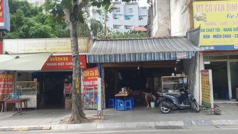 Chiếm dụng vỉa hè và kênh mương làm của riêng