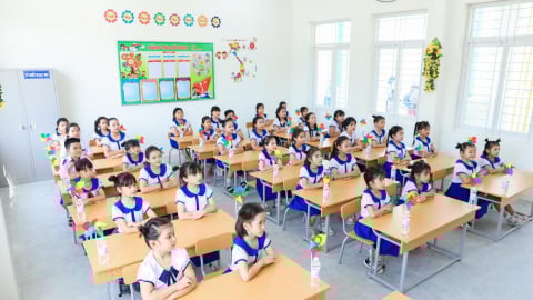 Hòa Phát bàn giao ngôi trường trị giá 42 tỷ đồng cho tỉnh Quảng Ngãi
