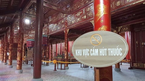 Đẩy lùi thuốc lá từ di tích đến công sở