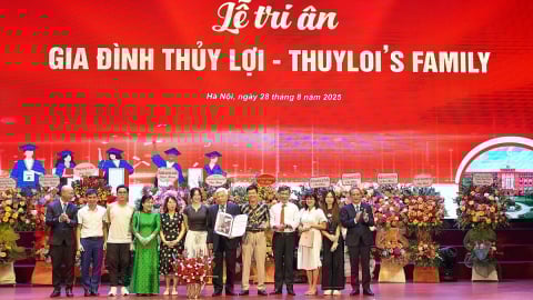 Mạch nguồn dân tộc tiếp nối qua những 'gia đình thủy lợi'