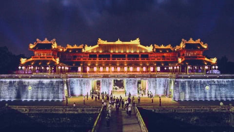 Lầu Ngũ Phụng - chứng nhân lịch sử ngày vua Bảo Đại đọc chiếu thoái vị