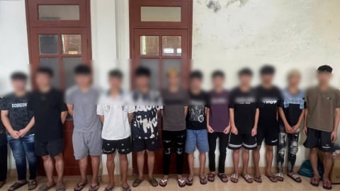 Bắt nhóm thiếu niên tổ chức chặn người đi đường và cướp tài sản