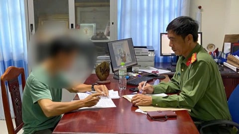 Tăng mức phạt với hành vi chia sẻ tin giả trên mạng xã hội