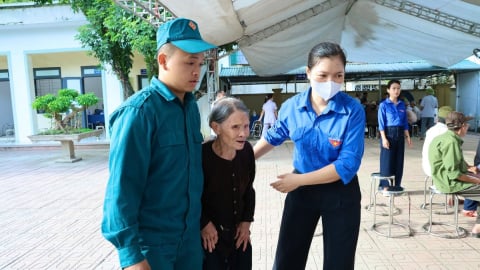 Phú Nghĩa tổ chức khám bệnh, cấp thuốc miễn phí cho người có công